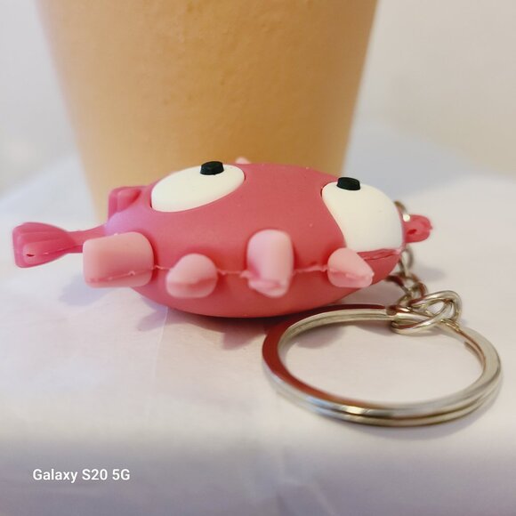 Unbranded Two-Tone Pink Sea Creature Keychain Unisex NWOT 1.5" by 2" Backpack - Picture 4 of 5